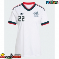 Camisa de Futebol México Hirving Lozano #22 Equipamento Secundário Mulheres Mundo 2026 Manga Curta